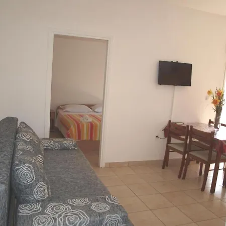Cosy In With Balcony Apartment
